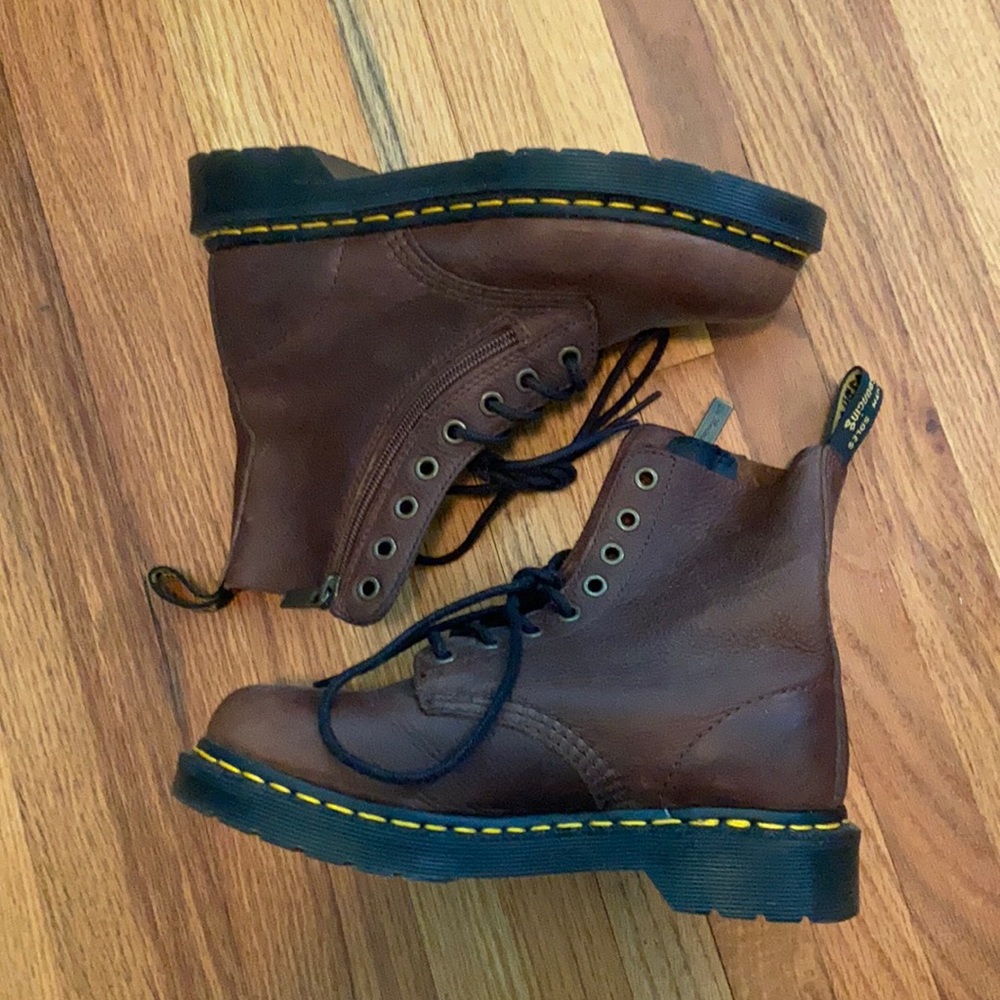 Dr martens lace up